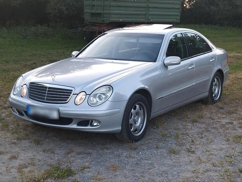 Gebraucht Mercedes E200 122 PS (89 kW) 2004 Silber Limousine