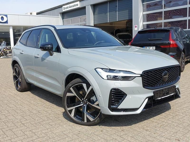 Neu Volvo XC60 Plus 253 PS (186 kW) 2025 Grau SUV
