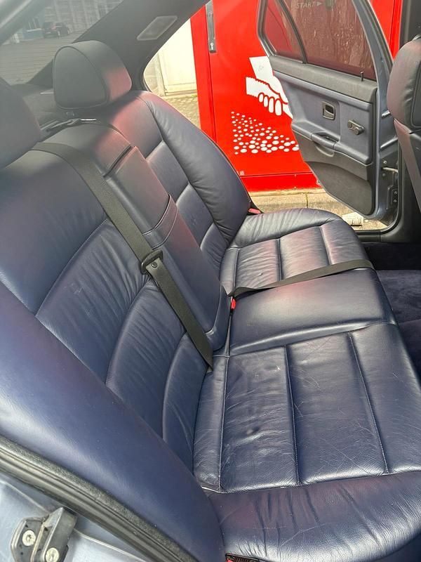 Gebraucht BMW 318 M Sport 115 PS (84 kW) 1993 Andere farben Limousine