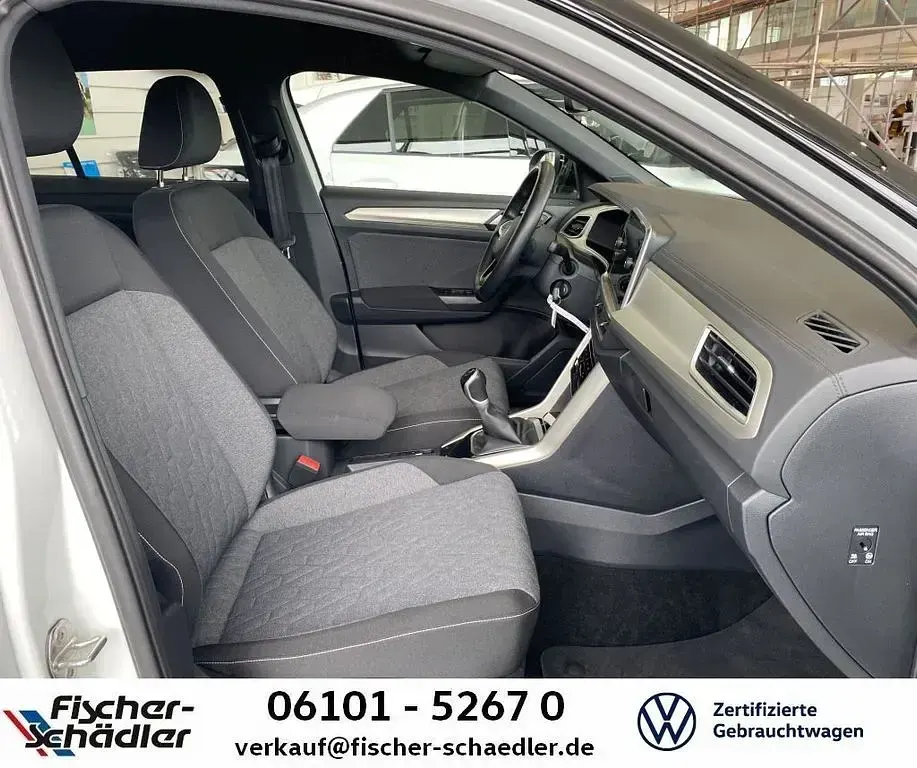 Second-hand VW T-Roc IQ Drive 110 CP (80 kW) 2023 Alb SUV