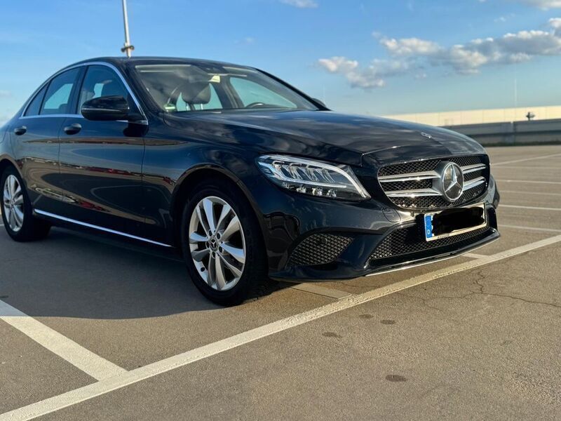 Schwarz Gebraucht 2019 Mercedes C180 Avantgarde Limousine | 21.999 € (Guter Preis) - Bild 1/4