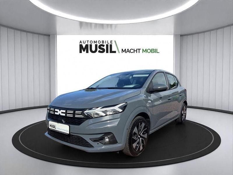Städtisches grau Gebraucht 2024 Dacia Sandero Expression Kleinwagen | 15.970 € (Guter Preis) - Bild 1/4