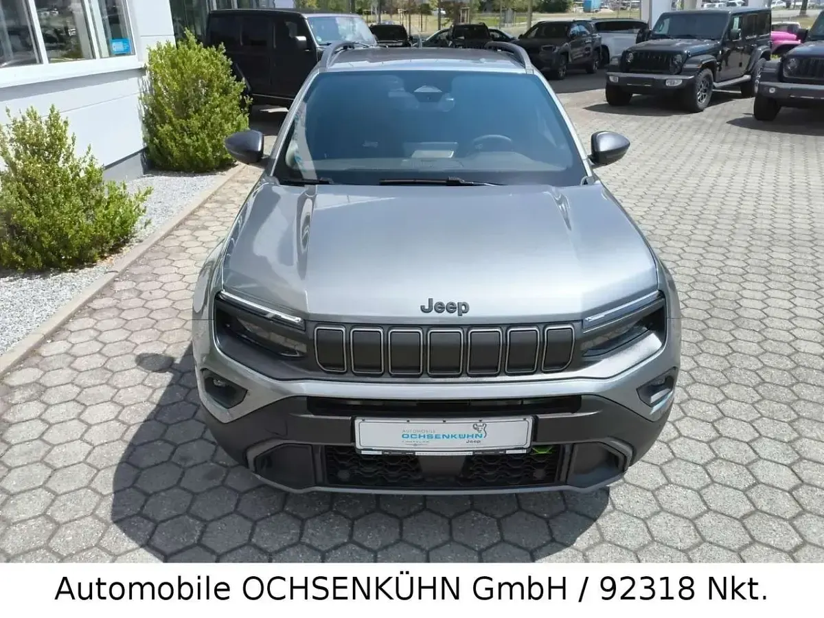 Neu Jeep Avenger Overland 136 PS (100 kW) 2026 Grau SUV