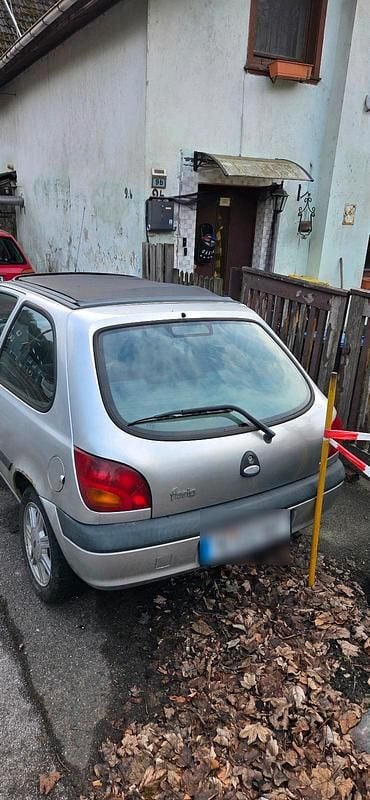Gebraucht Ford Fiesta 60 PS (44 kW) 2000 Silber Kleinwagen