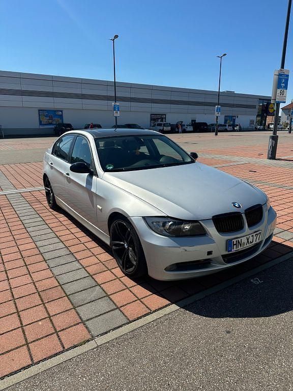 Silber Gebraucht 2007 BMW 325 Basis Limousine | 5.999 € (Fairer Preis) - Bild 1/4