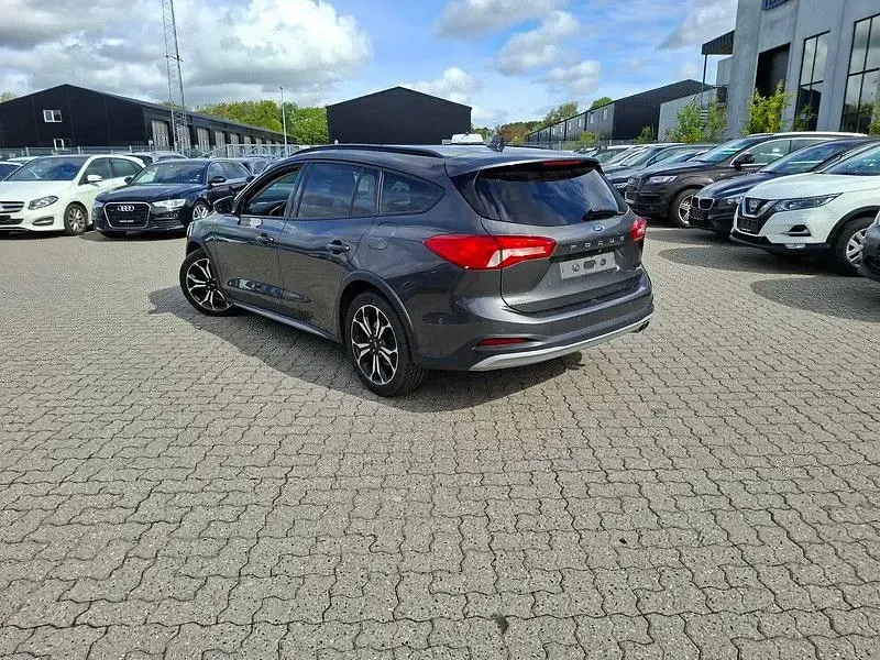 Używany Ford Focus Active 182 KM (133 kW) 2019 Szary Sedan/Limuzyna