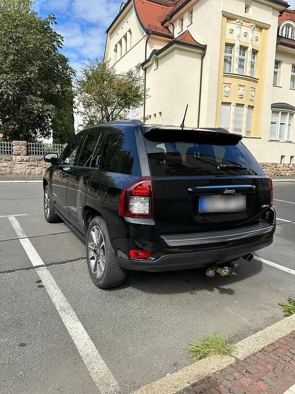 Usado Jeep Compass Limited 174 HP (127 kW) 2015 Preto SUV
