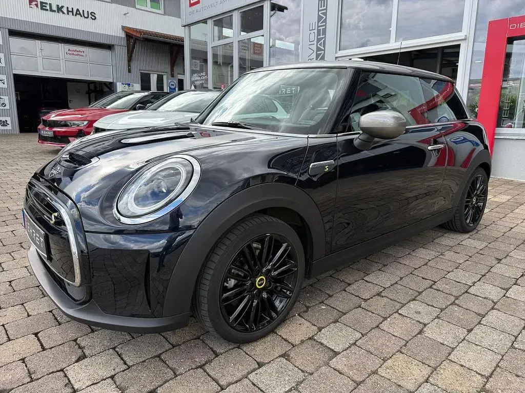 Gebraucht Mini Cooper SE Classic 135 kW (184 PS) 2022 Schwarz Kleinwagen