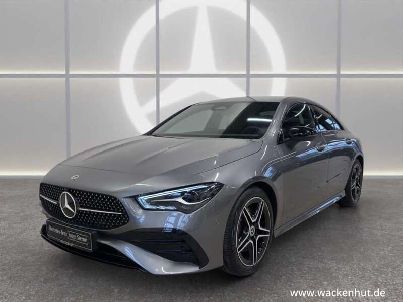 Grau Gebraucht 2023 Mercedes CLA200 AMG Limousine | 37.930 € (Fairer Preis) - Bild 1/4