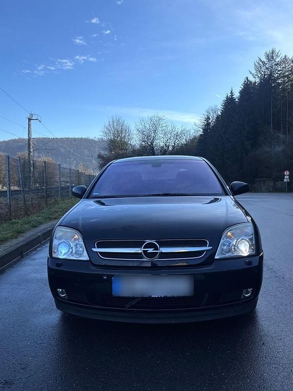 Schwarz Gebraucht 2005 Opel Vectra Limousine | 600 € (Superpreis) - Bild 1/4