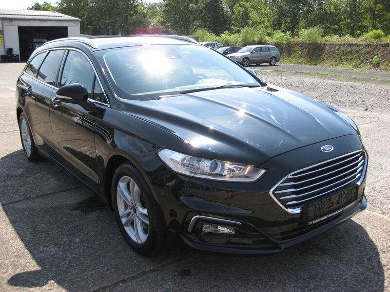 Gebraucht Ford Mondeo Titanium 150 PS (110 kW) 2019 Iridiumschwarz metallic Kombi