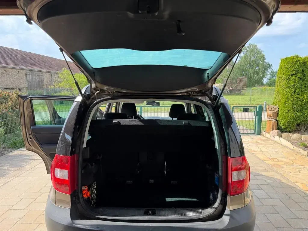Używany Skoda Yeti Plus Edition 105 KM (77 kW) 2012 Brązowy SUV