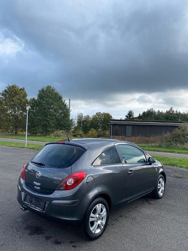 Gebraucht Opel Corsa Satellite 69 PS (50 kW) 2011 Grau Limousine