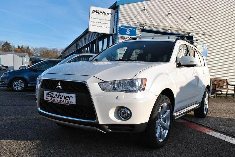 Weiß Gebraucht 2012 Mitsubishi Outlander SUV | 5.990 € (Fairer Preis) - Bild 1/4