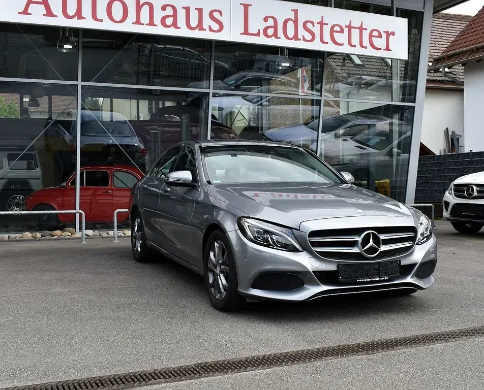 Gebraucht Mercedes C300e Avantgarde 204 PS (150 kW) 2015 Silber Limousine
