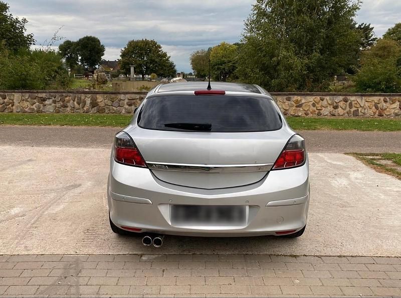 Gebraucht Opel Astra 116 PS (85 kW) 2008 Grau Coupé