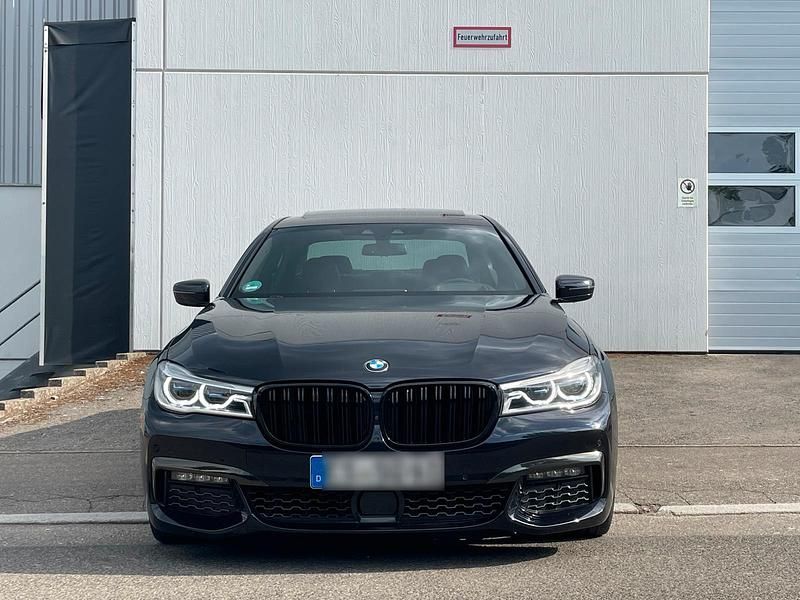 Gebraucht BMW 740 M Sport 320 PS (235 kW) 2018 Schwarz Limousine