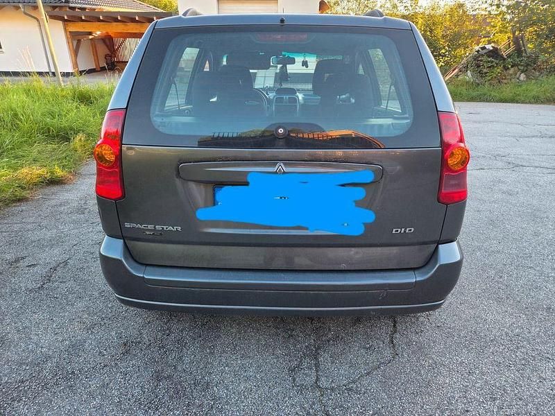 Silber Gebraucht 2004 Mitsubishi Space Star Limousine | 849 € (Teuer) - Bild 1/4