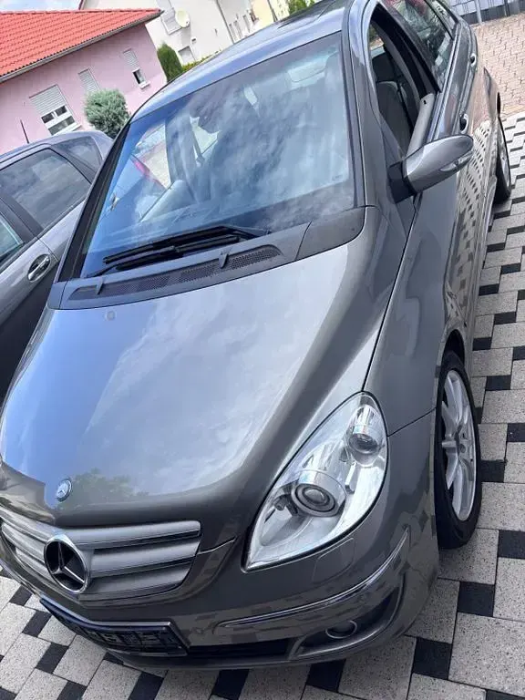 Gebraucht Mercedes B200 140 PS (102 kW) 2008 Grau Van / Kleinbus