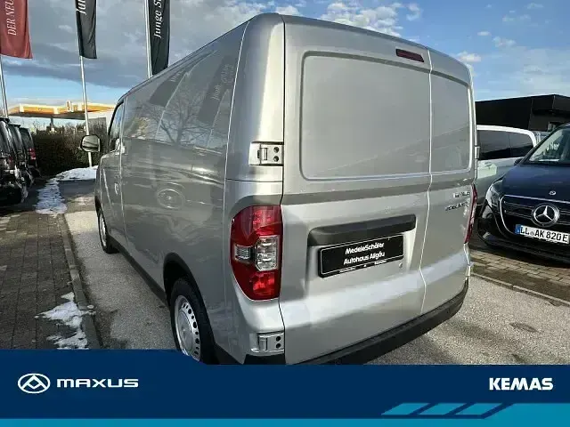 Second-hand Maxus eDeliver 3 2024 Argintiu Van