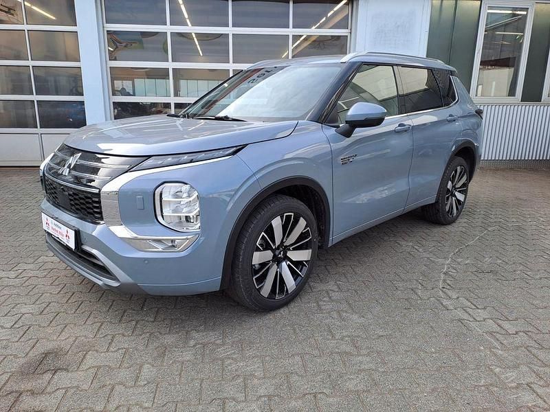 Neu Mitsubishi Outlander P-HEV Top 306 PS (225 kW) 2026 Grau SUV