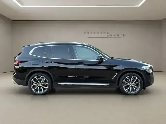 Gebraucht BMW X3 Sport Line 190 PS (139 kW) 2023 Schwarz SUV