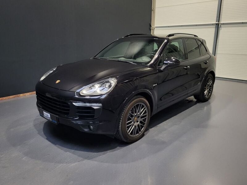 Schwarz Gebraucht 2017 Porsche Cayenne Platinum Edition SUV | 35.950 € (Fairer Preis) - Bild 1/4
