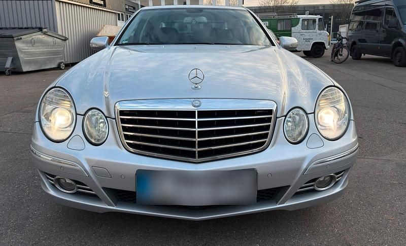 Gebraucht Mercedes E350 272 PS (200 kW) 2007 Silber Limousine