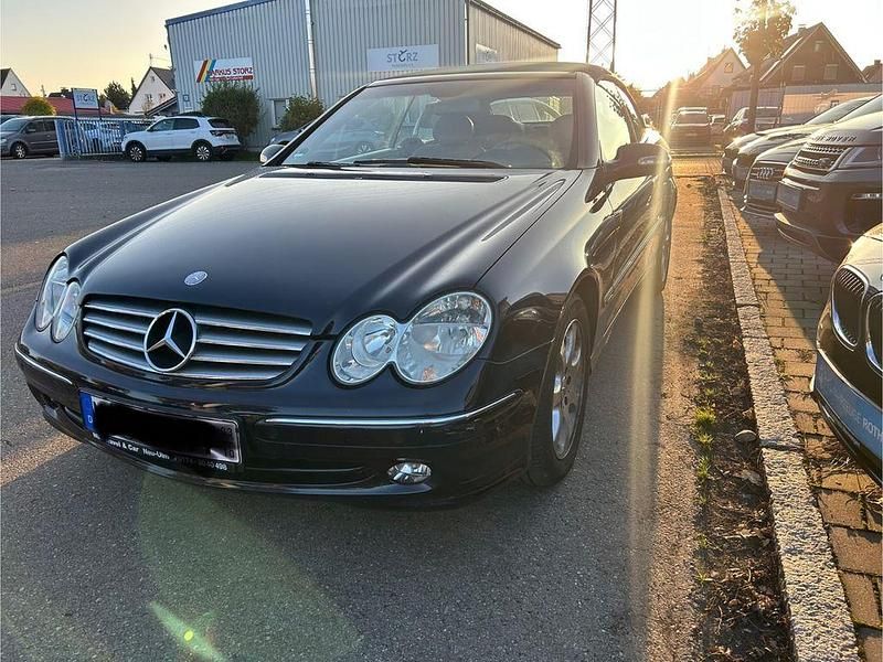 Schwarz Gebraucht 2003 Mercedes CLK240 Elegance Cabrio | 7.490 € (Guter Preis) - Bild 1/4