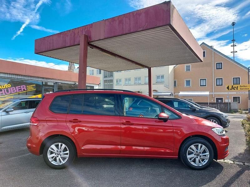 Kings red Gebraucht 2022 VW Touran Comfortline Van / Kleinbus | 22.900 € (Fairer Preis) - Bild 1/4