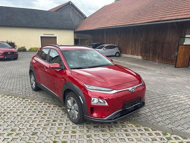 Rot Gebraucht 2020 Hyundai Kona Trend SUV | 15.200 € (Etwas zu teuer) - Bild 1/4