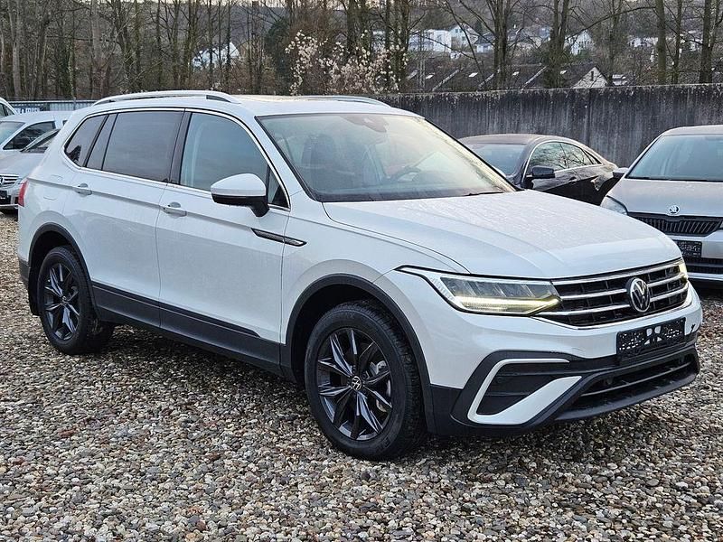Gebraucht VW Tiguan Allspace 190 PS (139 kW) 2023 Weiß SUV