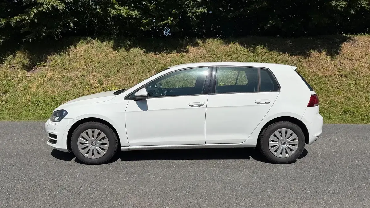 Gebraucht VW Golf VII 110 PS (80 kW) 2015 Weiß Limousine