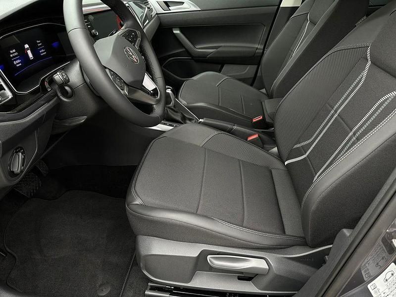 Neu VW Taigo IQ Drive 110 PS (80 kW) 2025 Rauchgrau metallic SUV