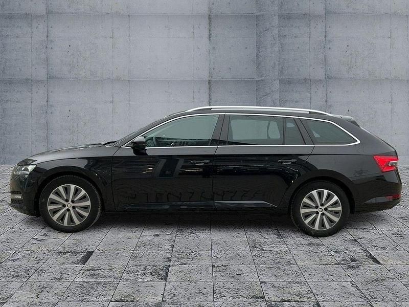 Gebraucht Skoda Superb Style 150 PS (110 kW) 2022 Schwarzmagic perleffekt Kombi