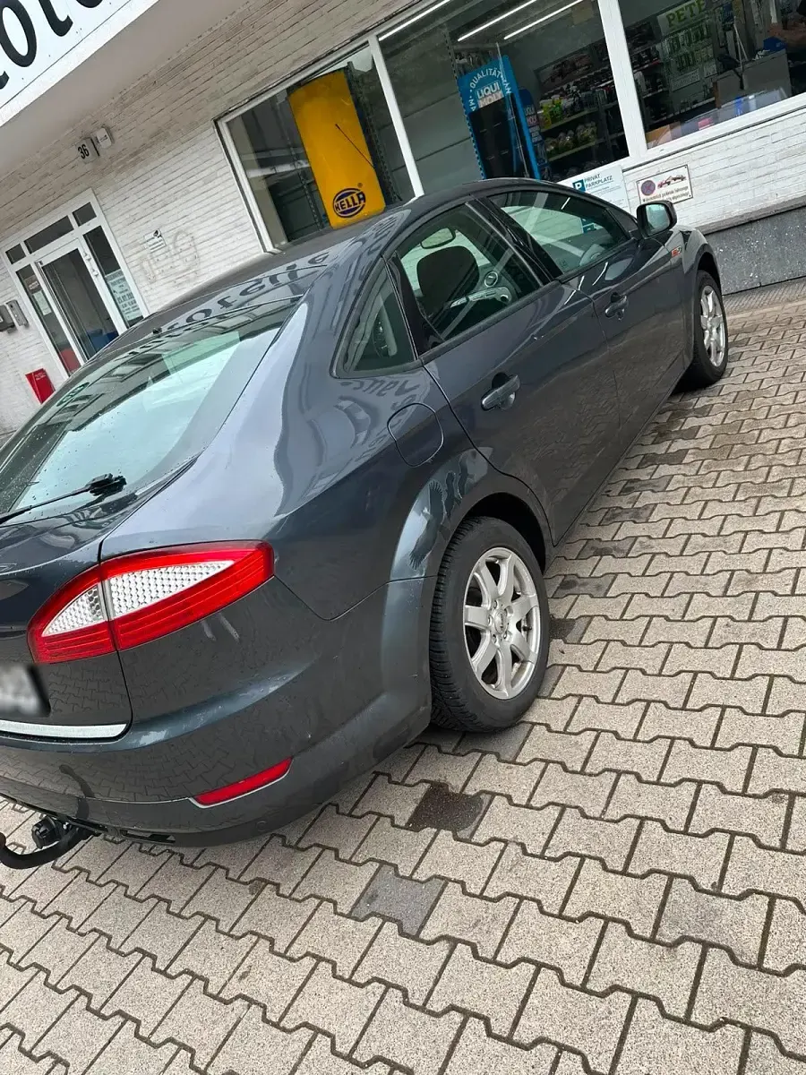 Gebraucht Ford Mondeo 122 PS (89 kW) 2008 Schwarz Limousine
