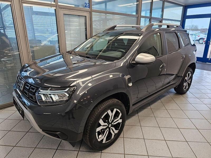 Gebraucht Dacia Duster Prestige 131 PS (96 kW) 2023 Graumet. (metallic) SUV