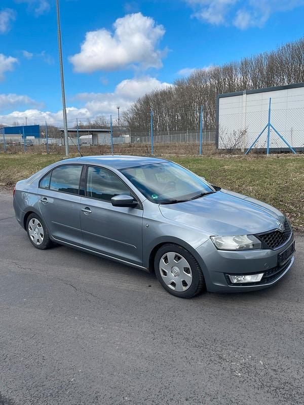 Gebraucht Skoda Rapid 105 PS (77 kW) 2013 Silber Kleinwagen