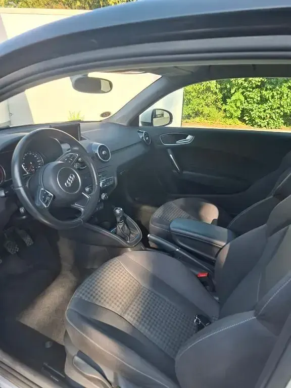 Gebraucht Audi A1 Ambition 90 PS (66 kW) 2014 Weiß Kleinwagen