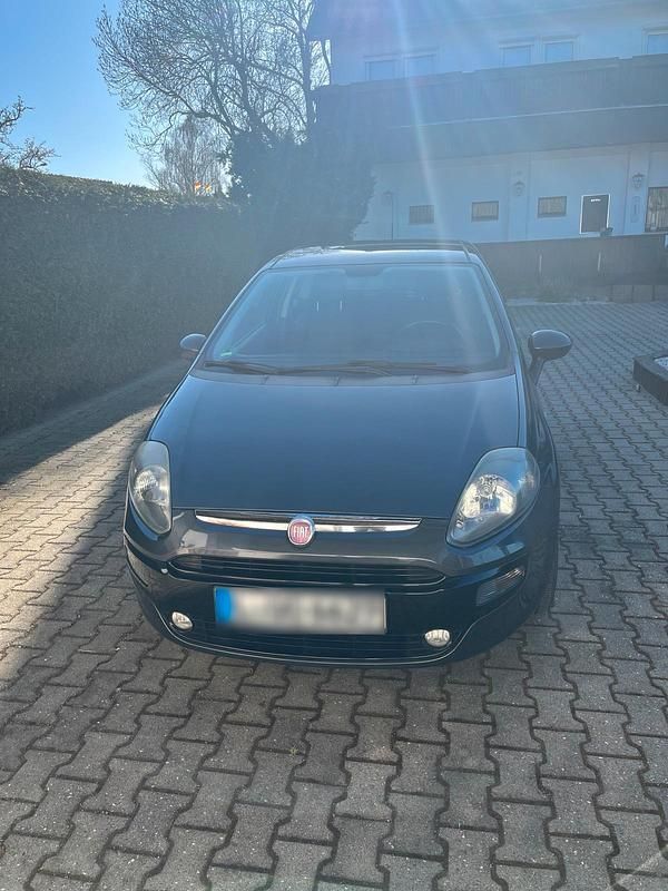 Gebraucht Fiat Punto 70 PS (51 kW) 2011 Grau Kleinwagen