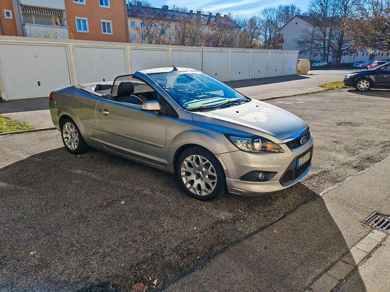 Silber Gebraucht 2009 Ford Focus Cabriolet Titanium Cabrio | 4.900 € (Fairer Preis) - Bild 1/4