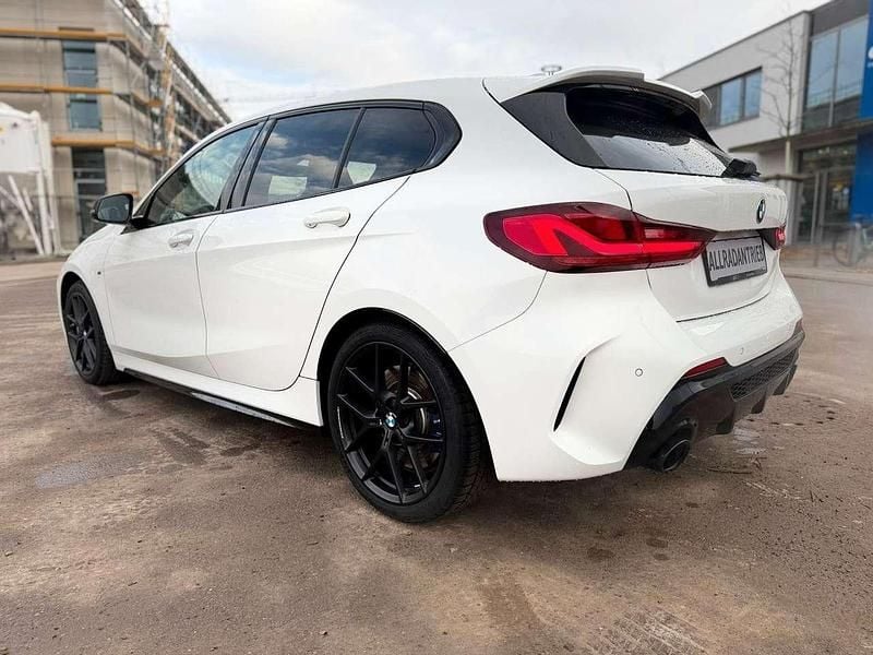 Gebraucht BMW 135 Performance 306 PS (225 kW) 2022 Alpinweiss iii Kleinwagen