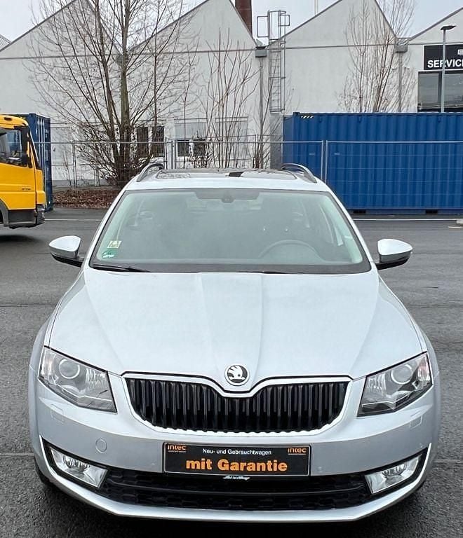 Gebraucht Skoda Octavia Sport 140 PS (102 kW) 2014 Silber Kleinwagen