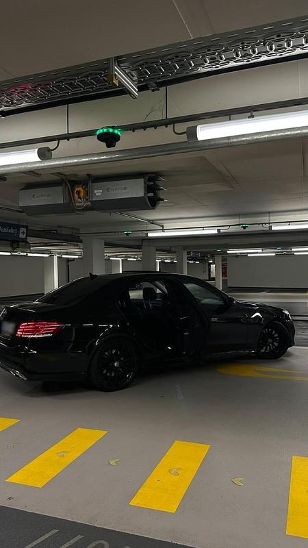 Gebraucht Mercedes E500 408 PS (300 kW) 2014 Limousine