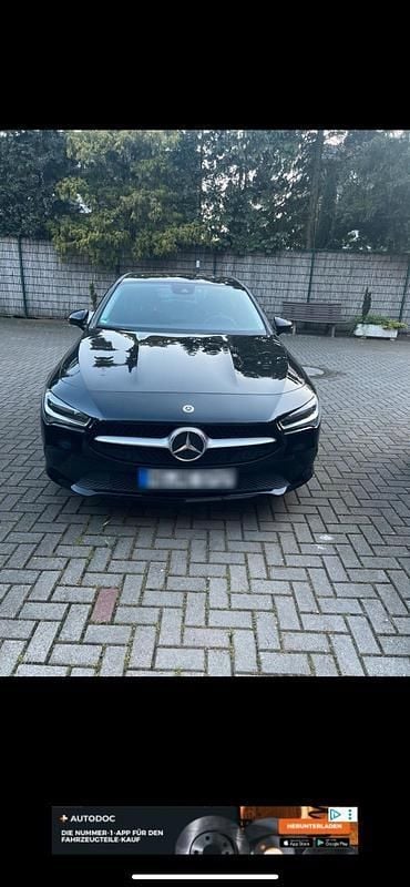 Schwarz Gebraucht 2022 Mercedes CLA180 Limousine | 24.999 € (Guter Preis) - Bild 1/4