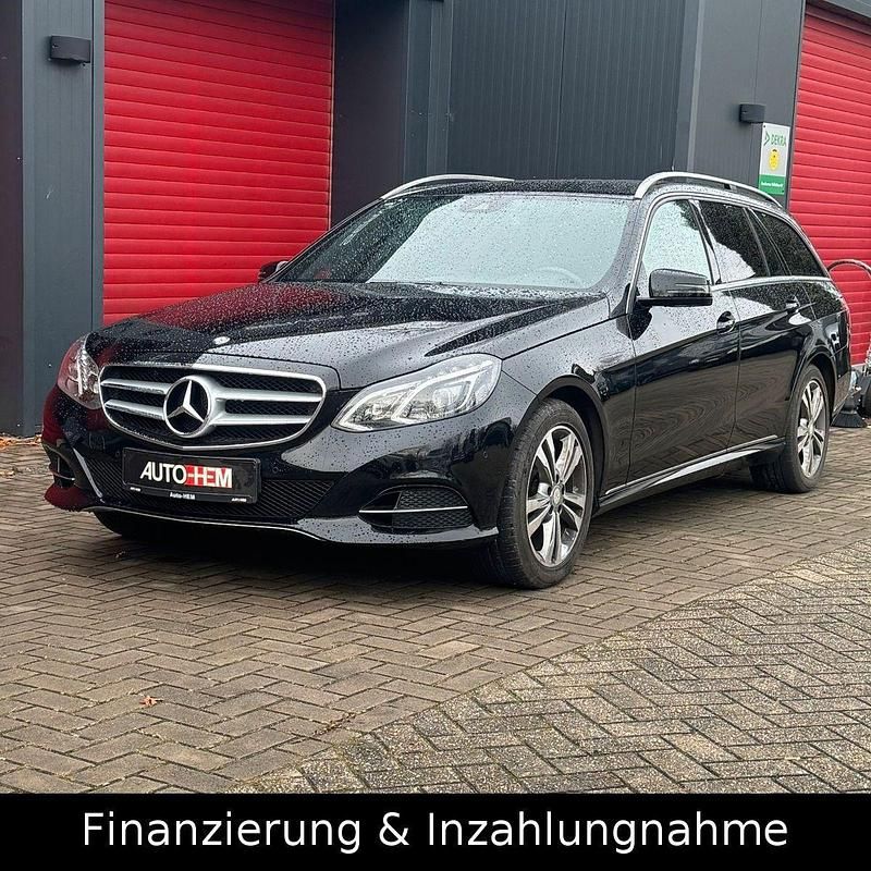 Schwarz Gebraucht 2013 Mercedes E220 Kombi | 12.900 € (Fairer Preis) - Bild 1/4