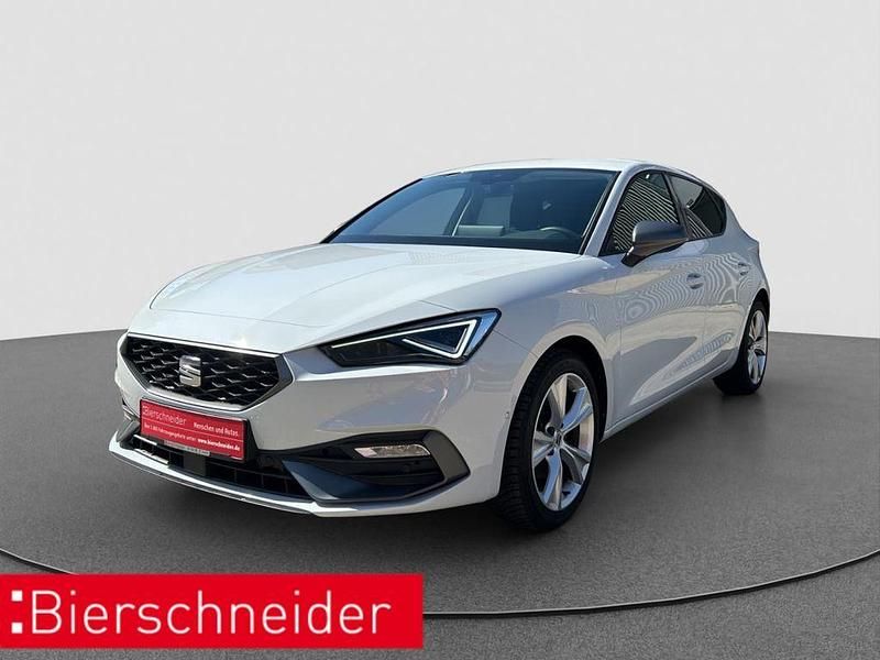 Weiss Gebraucht 2024 Seat Leon FR Limousine | 29.480 € (Fairer Preis) - Bild 1/4