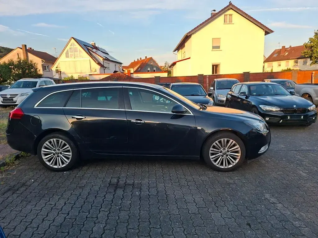 Gebraucht Opel Insignia Innovation 160 PS (117 kW) 2012 Schwarz Kombi