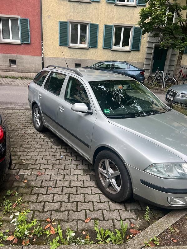 Silber Gebraucht 2005 Skoda Octavia Kombi | 2.600 € (Fairer Preis) - Bild 1/4