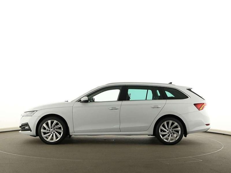Gebraucht Skoda Octavia Style 116 PS (85 kW) 2023 Moonweiss metallic Kombi